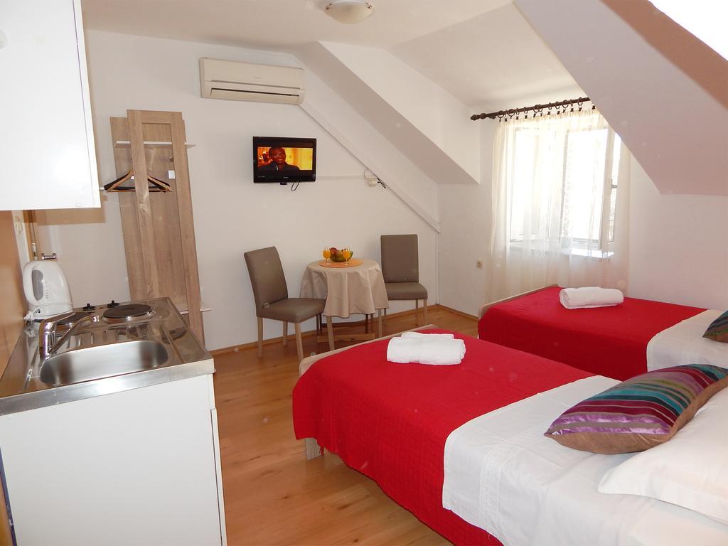 Center Apartment Split